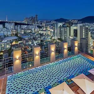 4* ホテル Hilton Garden Gangnam